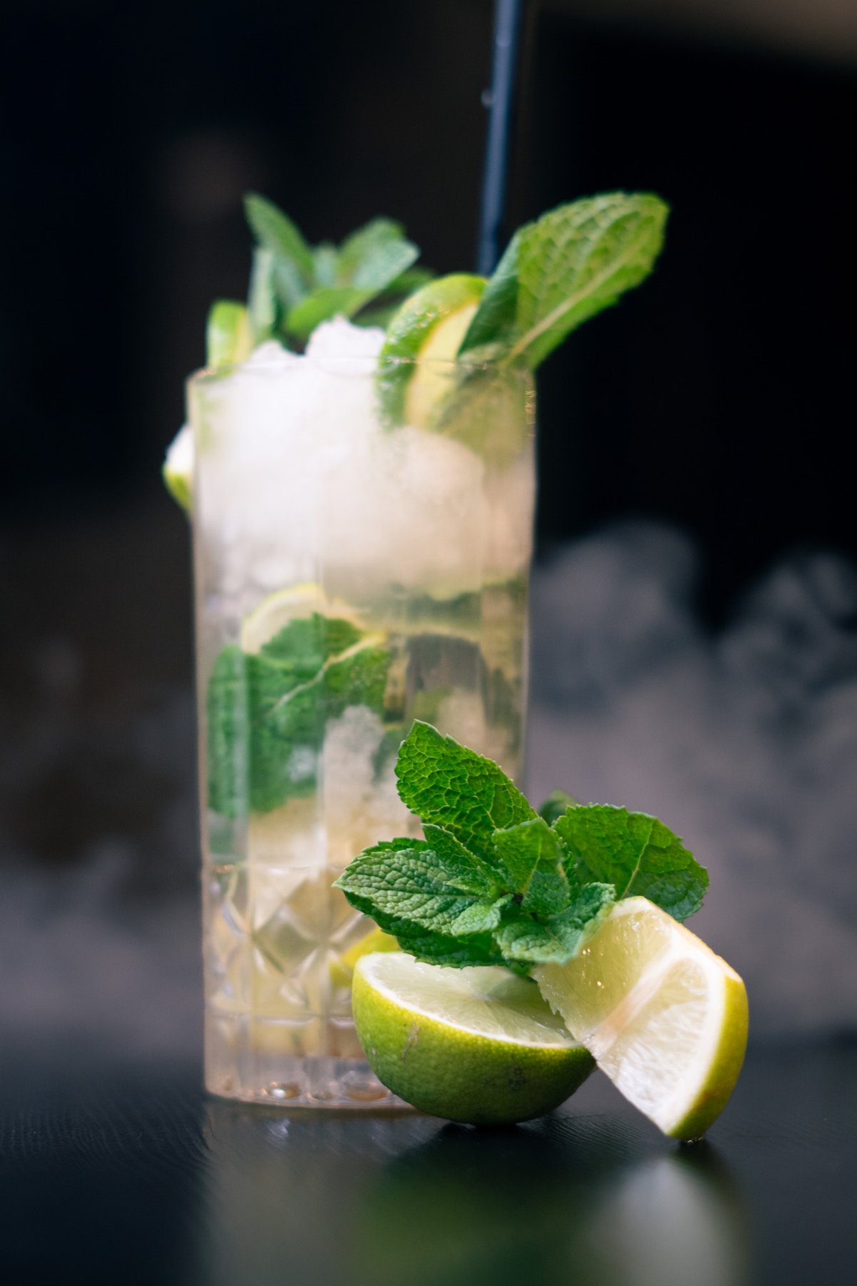 Mojito mit Minze und Limette
